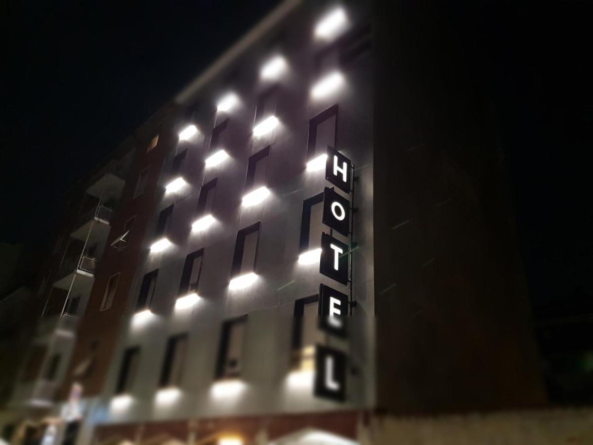 Hotel Molise 2 Milan Exterior photo